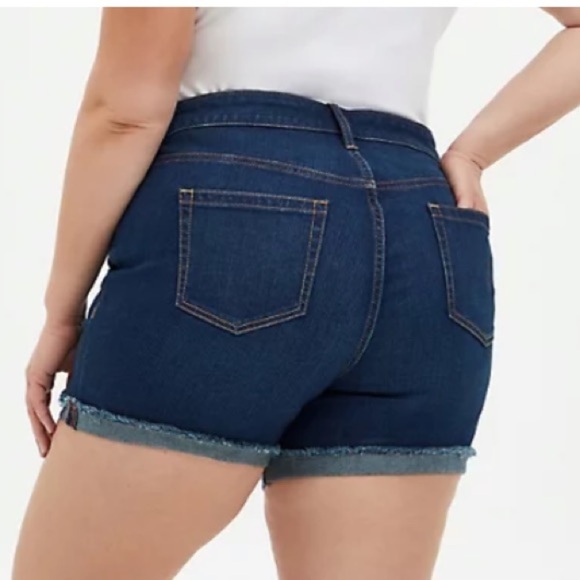 TORRID NWT 5 INCH VINTAGE STRETCH HIGH-RISE SHORT - Picture 2 of 6